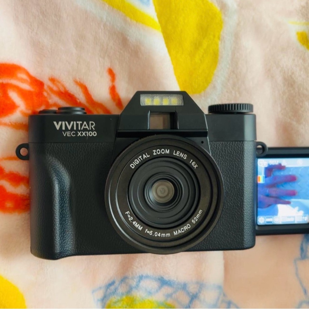 VEC XX100 4K Digital Camera plus two extra lens and bag - Picture 7 of 9